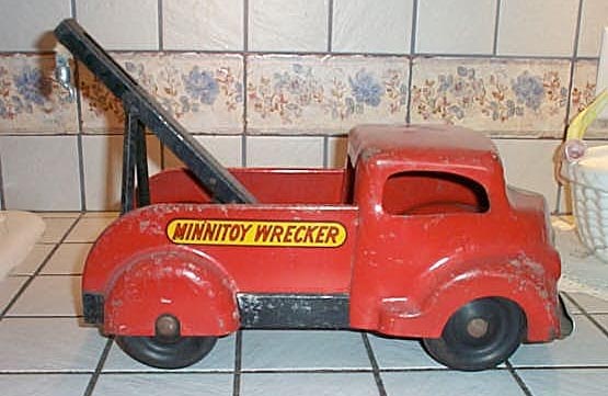 early_Red_Tow_Truck.jpg